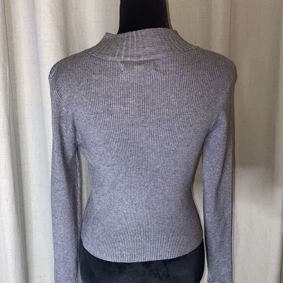 #244 Sweater - Picture 2 of 3